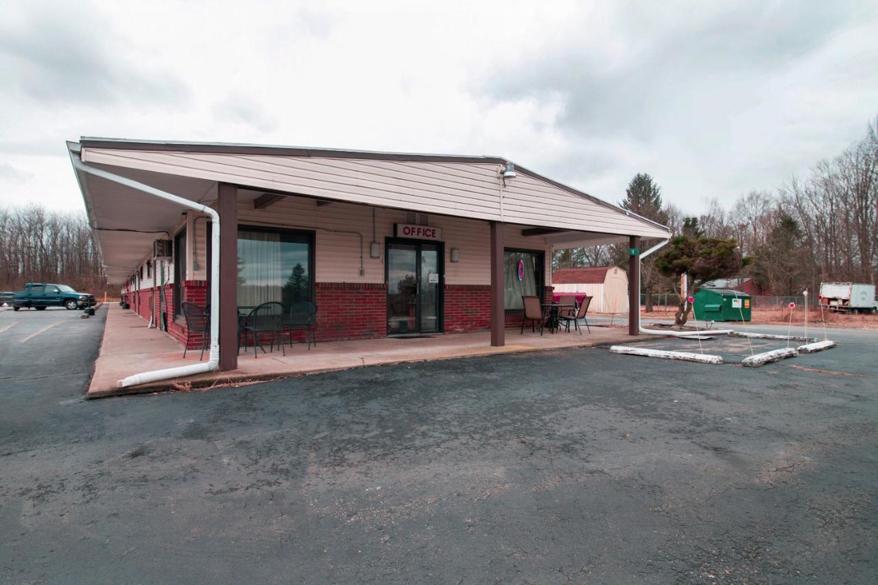 Oyo Hotel Dalton Pa I-81 Craig Exterior photo